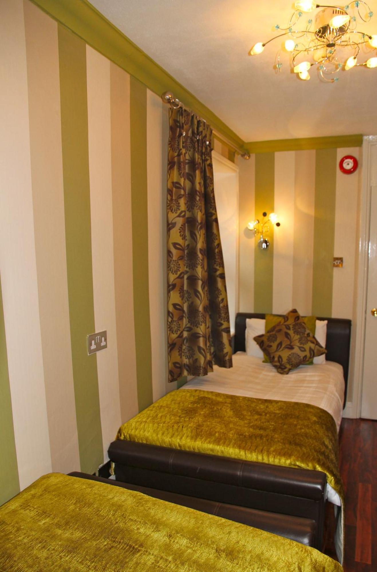 Crompton Guest House Hounslow Esterno foto