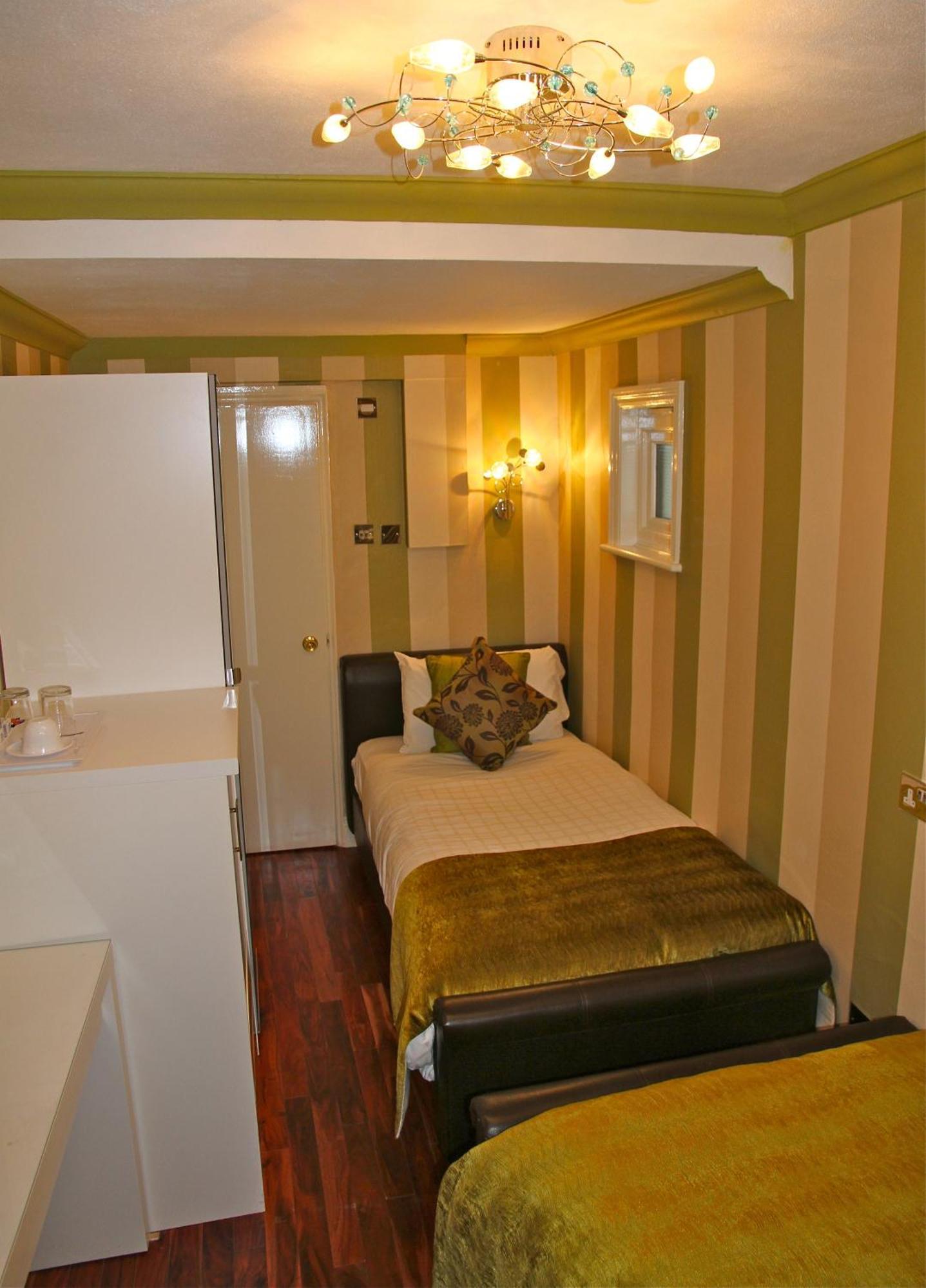 Crompton Guest House Hounslow Esterno foto