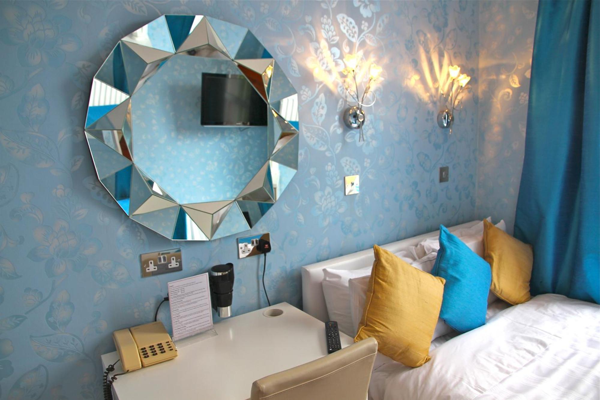 Crompton Guest House Hounslow Esterno foto