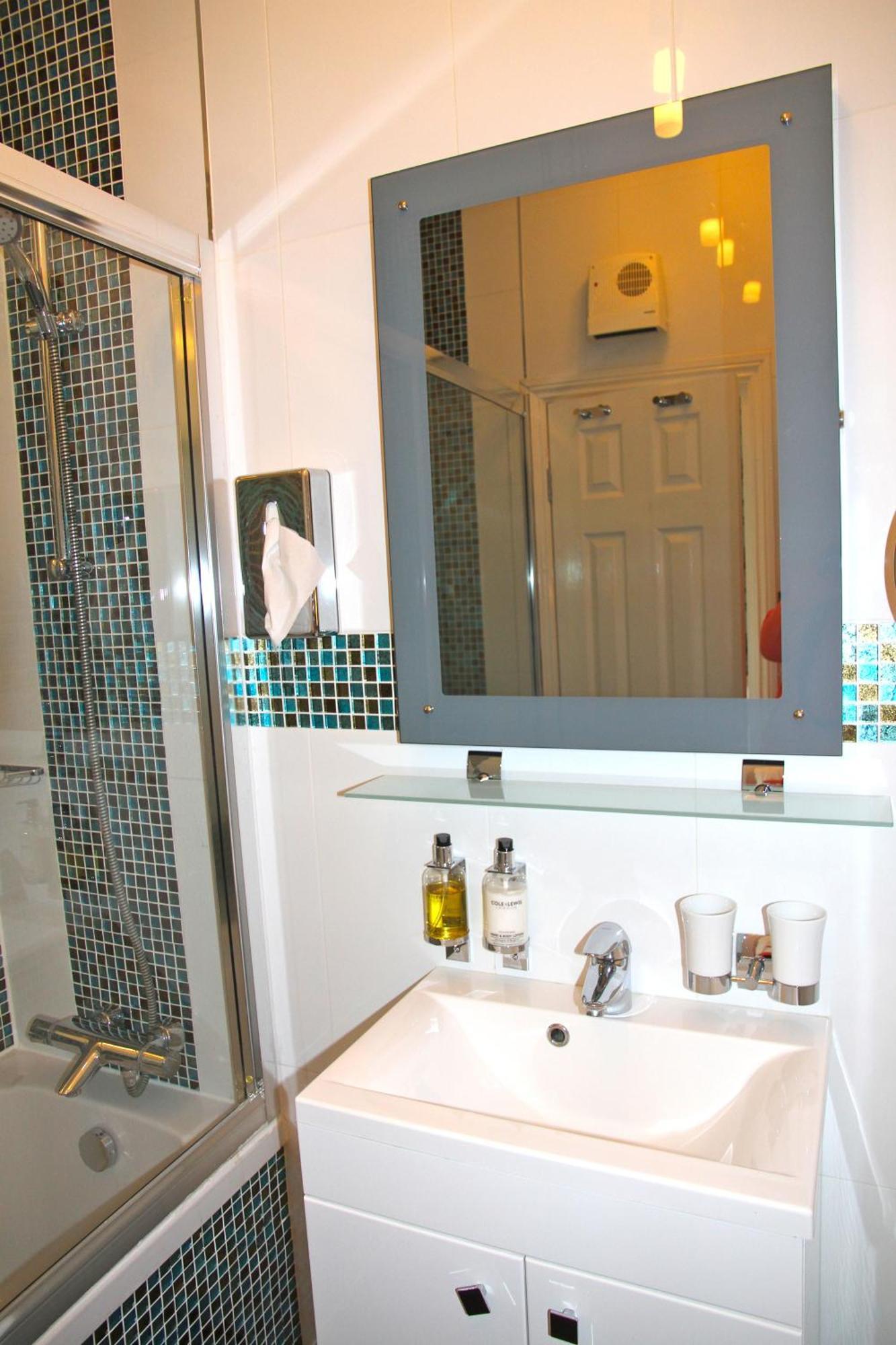 Crompton Guest House Hounslow Esterno foto