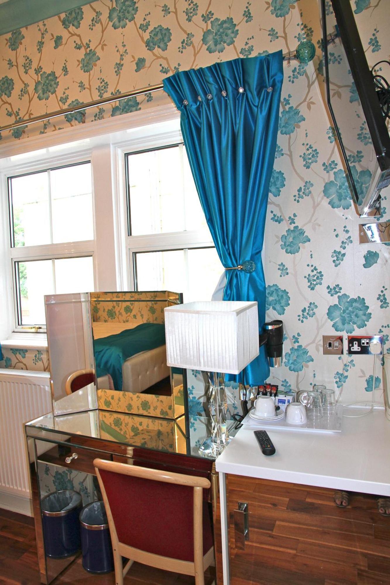Crompton Guest House Hounslow Esterno foto