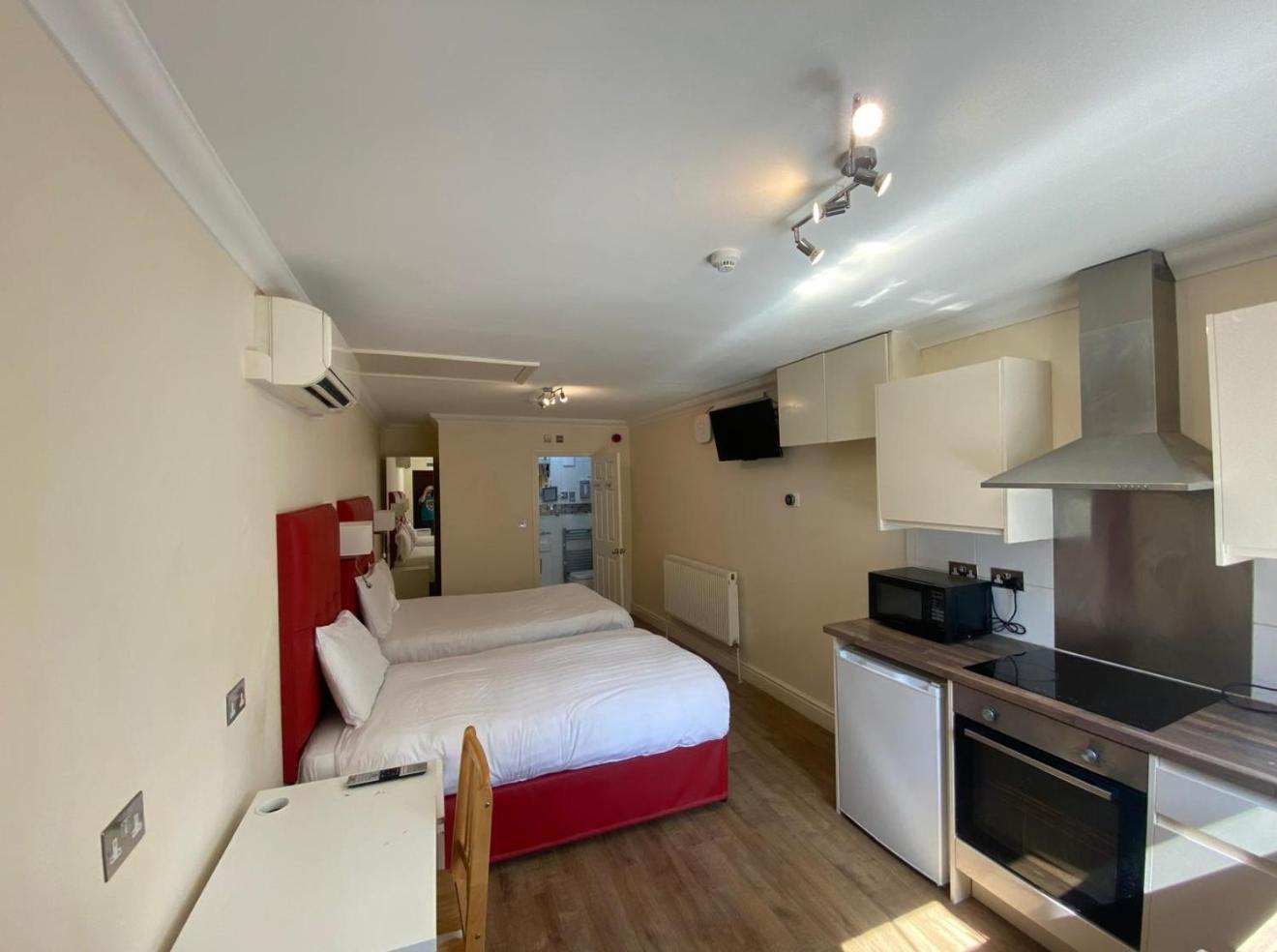 Crompton Guest House Hounslow Esterno foto