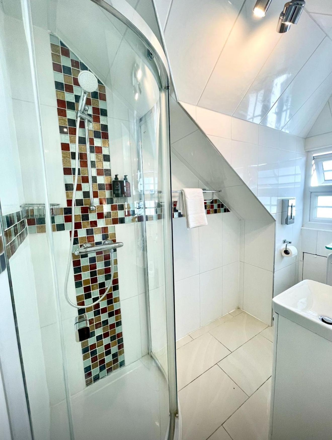 Crompton Guest House Hounslow Esterno foto