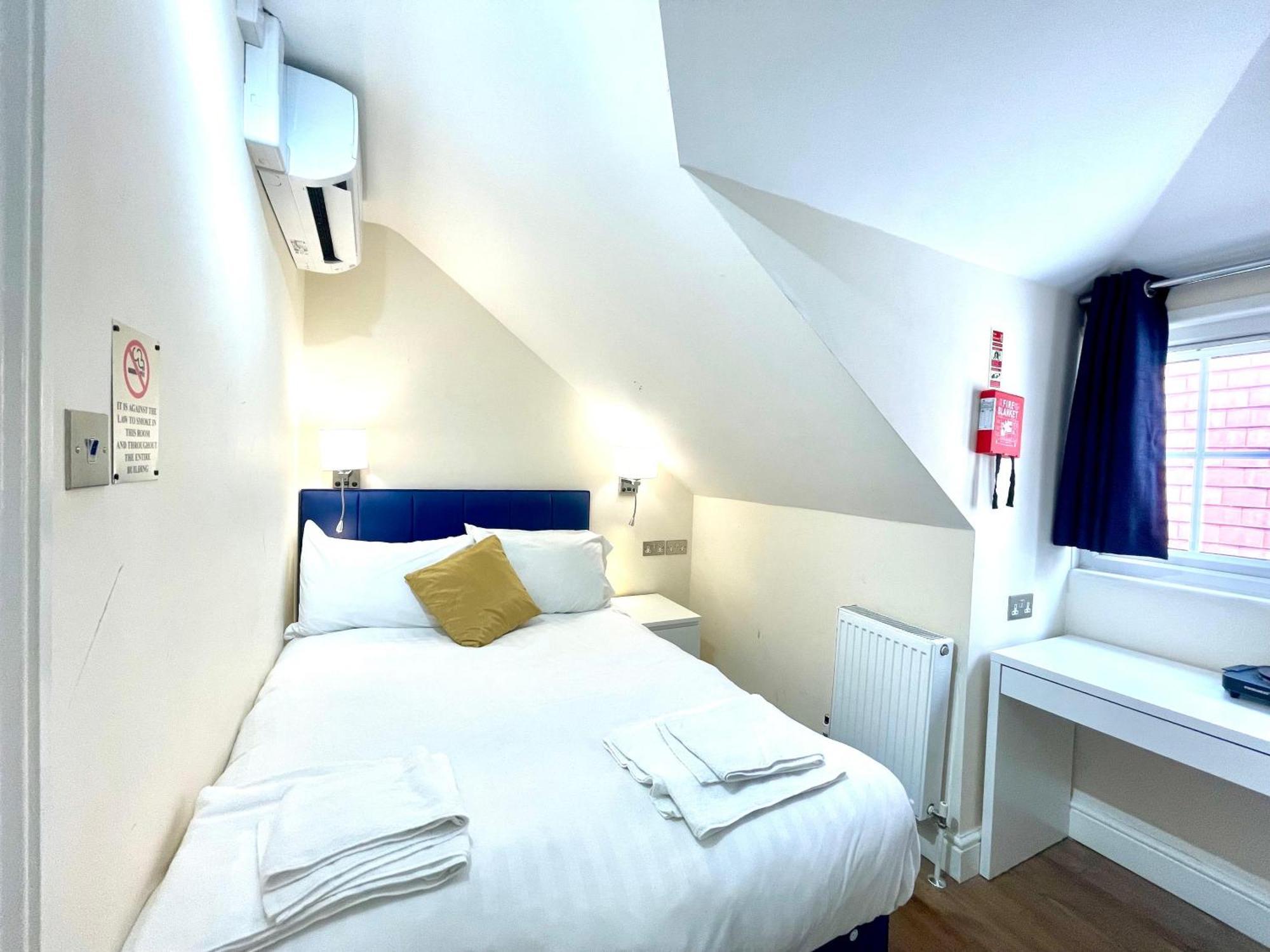 Crompton Guest House Hounslow Esterno foto